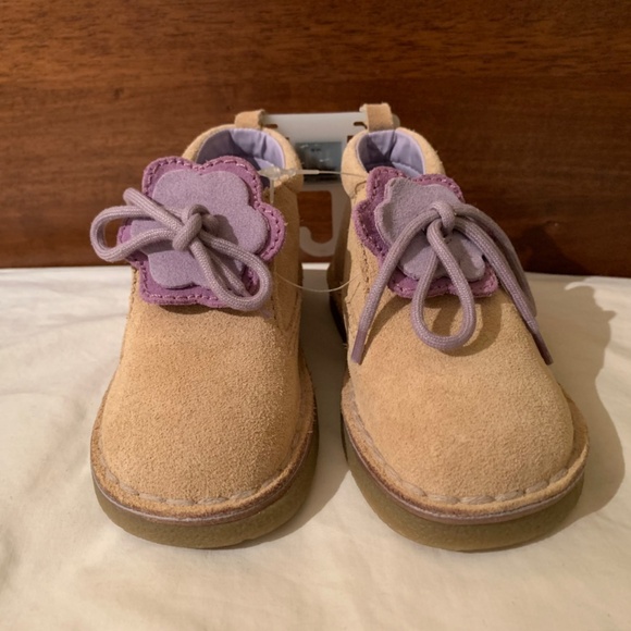 Baby Gap Suede Desert Boot with Purple Flowers Size 11 - Picture 2 of 11